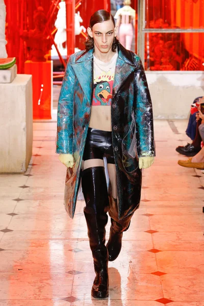 Look 32